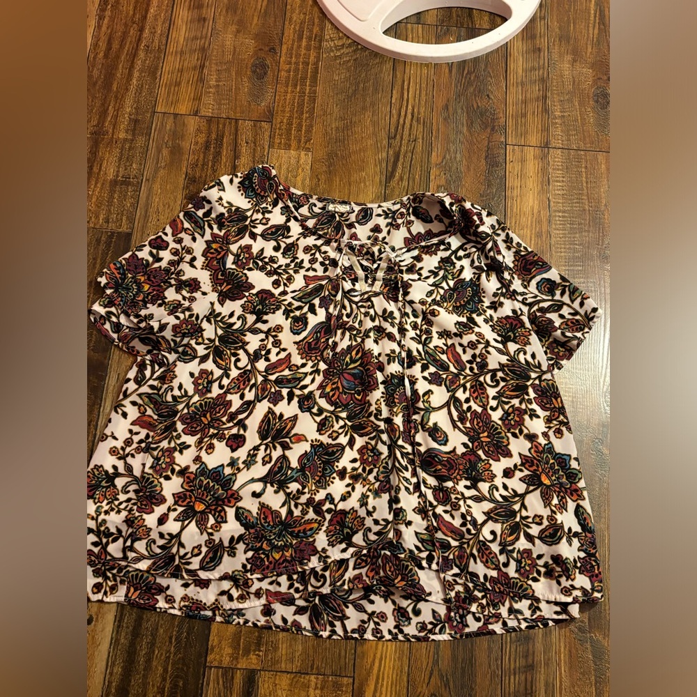 2X Eyeshadow buckle shirt with floral print